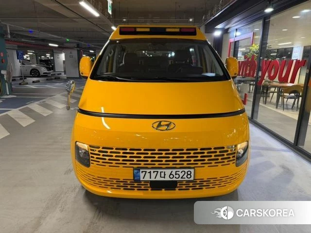 Hyundai Staria 2022 Желтый из Кореи