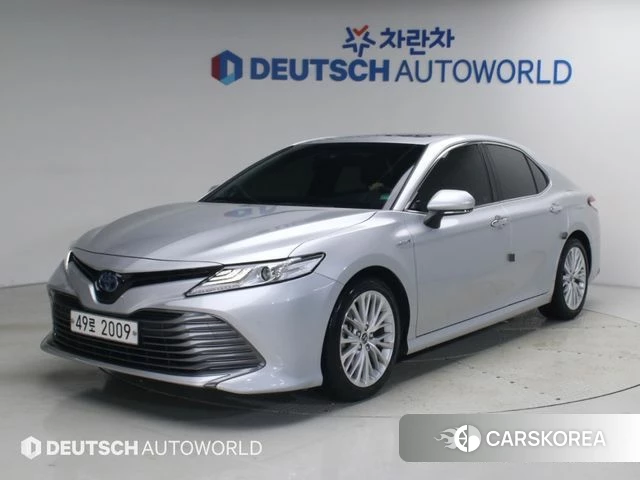 Toyota Camry (XV70) 2018 Серебряный из Кореи
