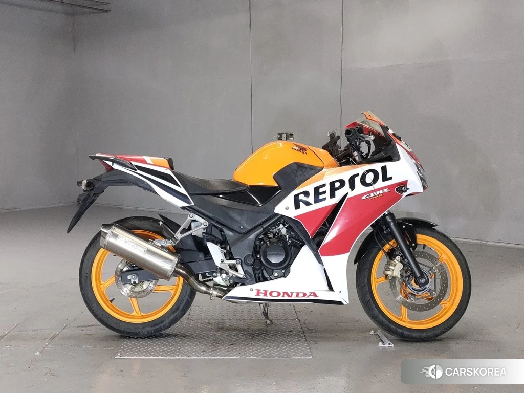 Проданный Honda CBR250R 2015 из Японии