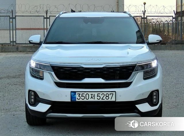 Kia Seltos 2021 Белый из Кореи