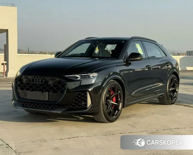 Audi RS Q8 2025 Черный из Китая