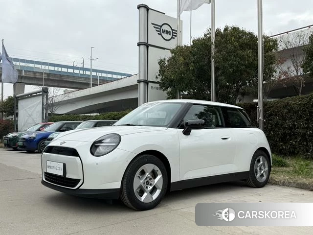 MINI Electric COOPER 2024 Белый из Китая