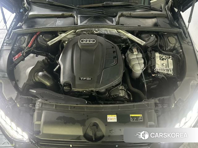Audi A4L 2022 Черный из Китая