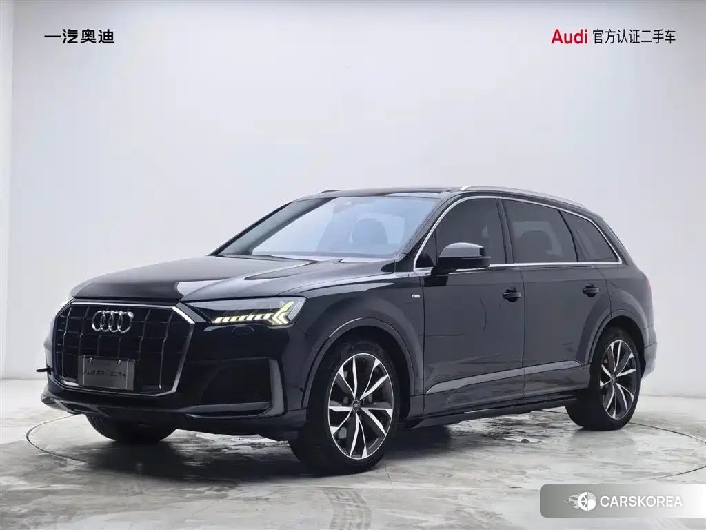 Audi Q7 2023 Черный из Китая, фото 2