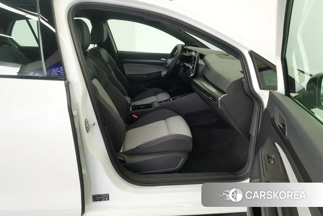 Volkswagen Golf 2024 Белый из Китая