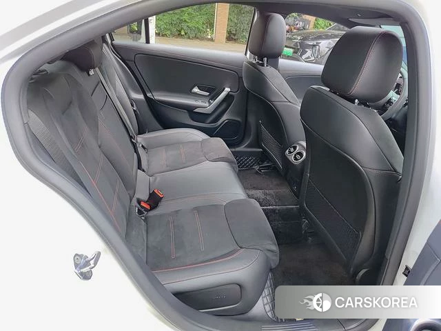 Mercedes-Benz Class A 2023 Белый из Китая