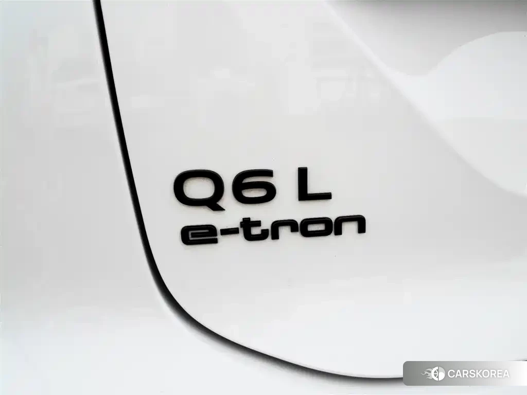 Audi Q6L e-tron 2025 Белый из Китая