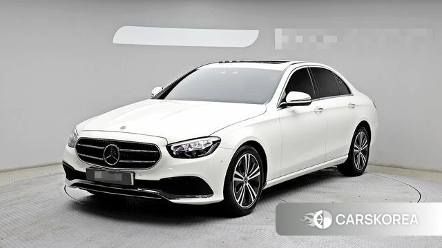 Mercedes-Benz E-Class W213 2021 Белый из Кореи