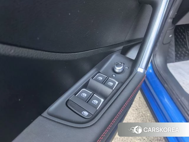 Audi Q2L 2022 Синий из Китая