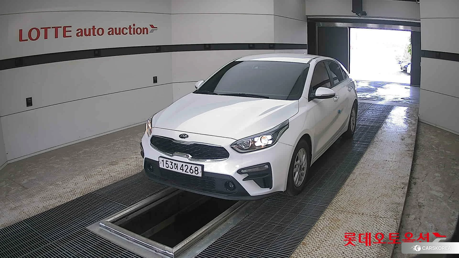 Kia K3 2021 Snow White Pearl из Кореи