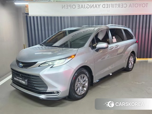 Toyota Sienna 4th Generation 2025 Серебряный из Кореи