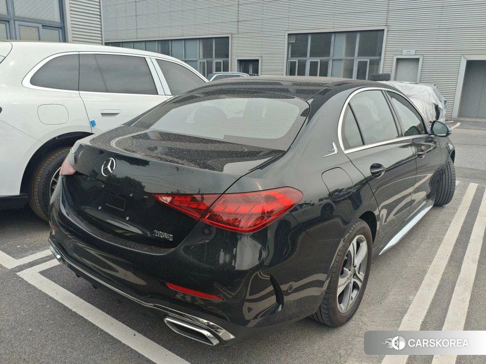 Mercedes-Benz Class C 2021 Зеленый из Китая