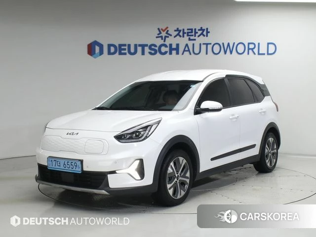 Kia Niro Plus 2022 Белый из Кореи