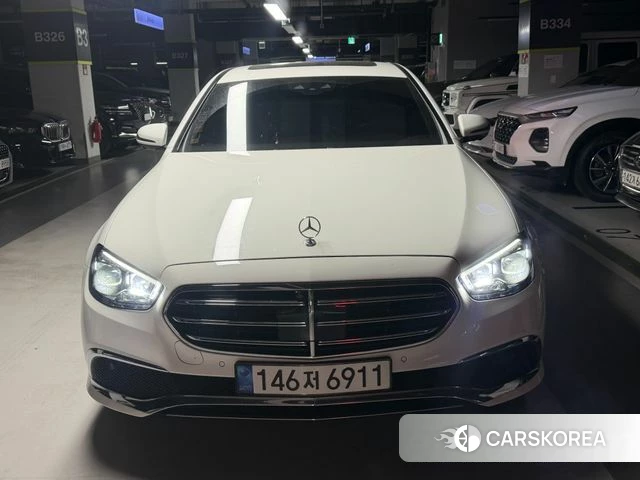 Mercedes-Benz E-Class W213 2022 Белый из Кореи