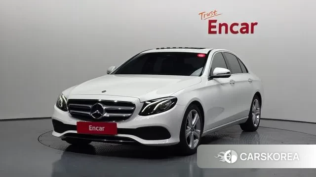 Mercedes-Benz E-Class W213 2018 Белый из Кореи