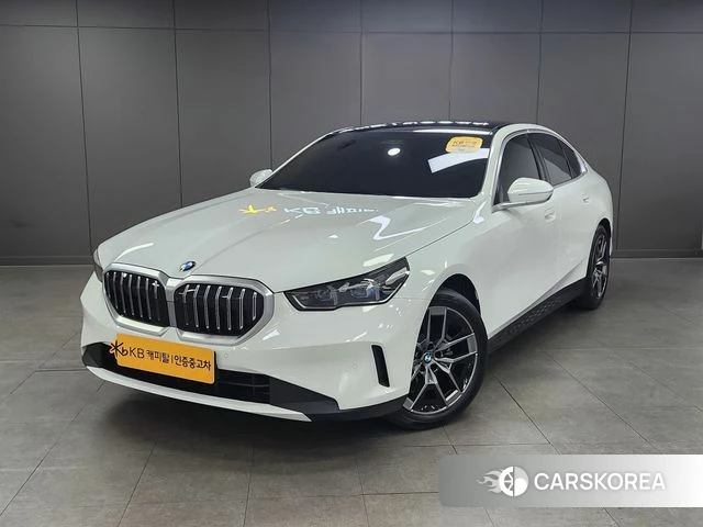 BMW 5 Series (G60) 2025 Белый из Кореи
