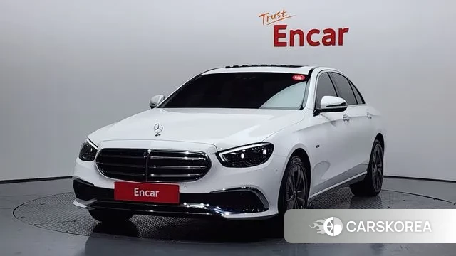 Mercedes-Benz E-Class W213 2020 Белый из Кореи