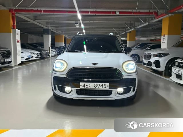Mini Cooper Countryman 2019 Белый из Кореи