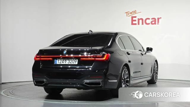 BMW 7 Series (G11) 2022 Черный из Кореи