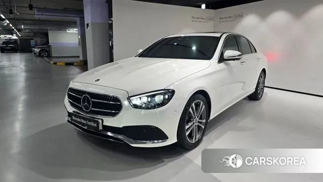 Mercedes-Benz E-Class W213 2022 Белый из Кореи