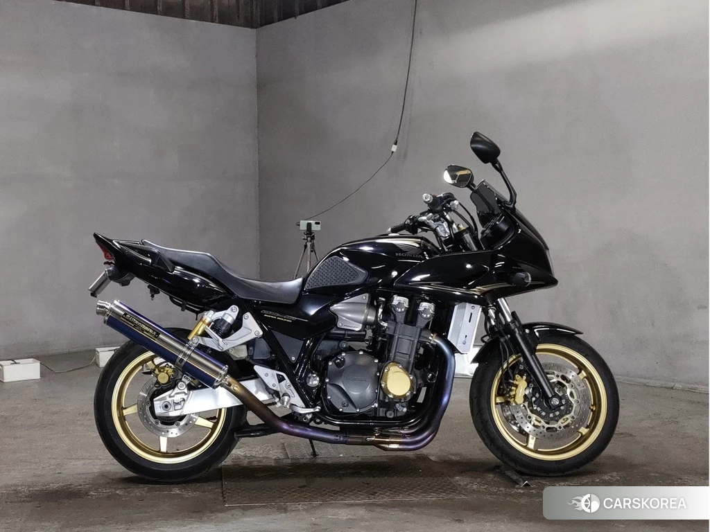 Проданный Honda CB1300SF BOLDOR 2013 из Японии, фото 2
