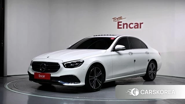 Mercedes-Benz E-Class W213 2021 Белый из Кореи