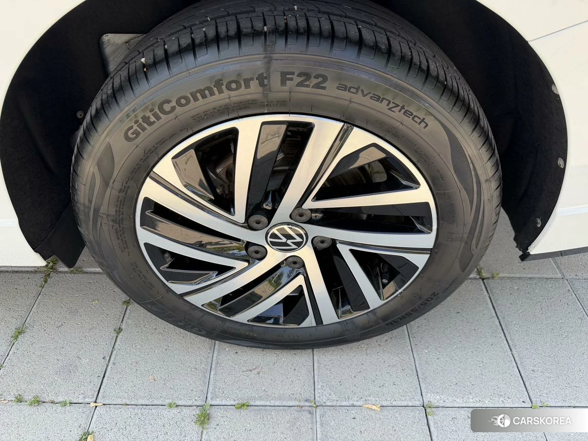 Volkswagen Lavida 2023 Белый из Китая