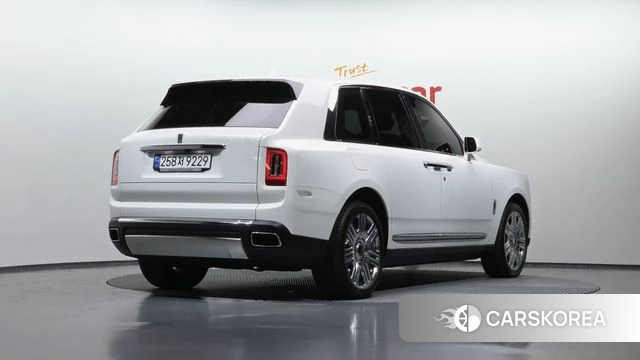 Rolls-Royce Cullinan 2023 Белый из Кореи