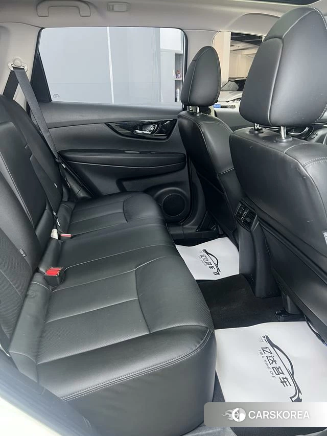 Nissan Qijun 2022 Белый из Китая
