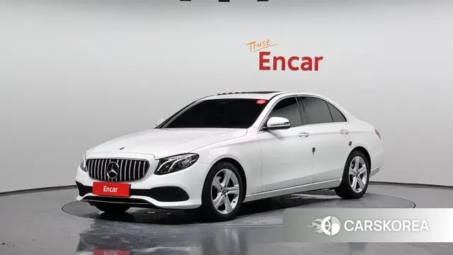 Mercedes-Benz E-Class W213 2018 Белый из Кореи