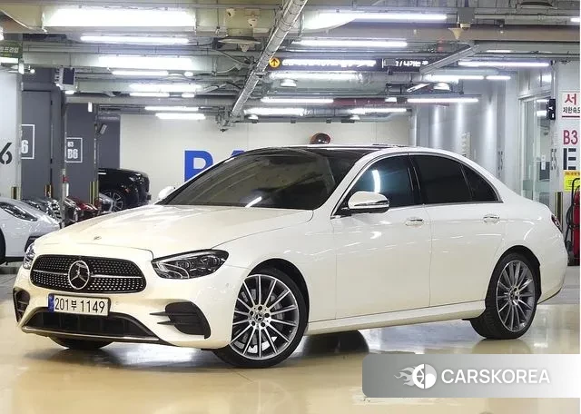 Mercedes-Benz E-Class W213 2022 Белый из Кореи