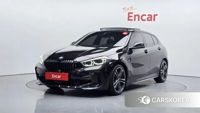 BMW 1 Series (F40) 2023 Черный из Кореи