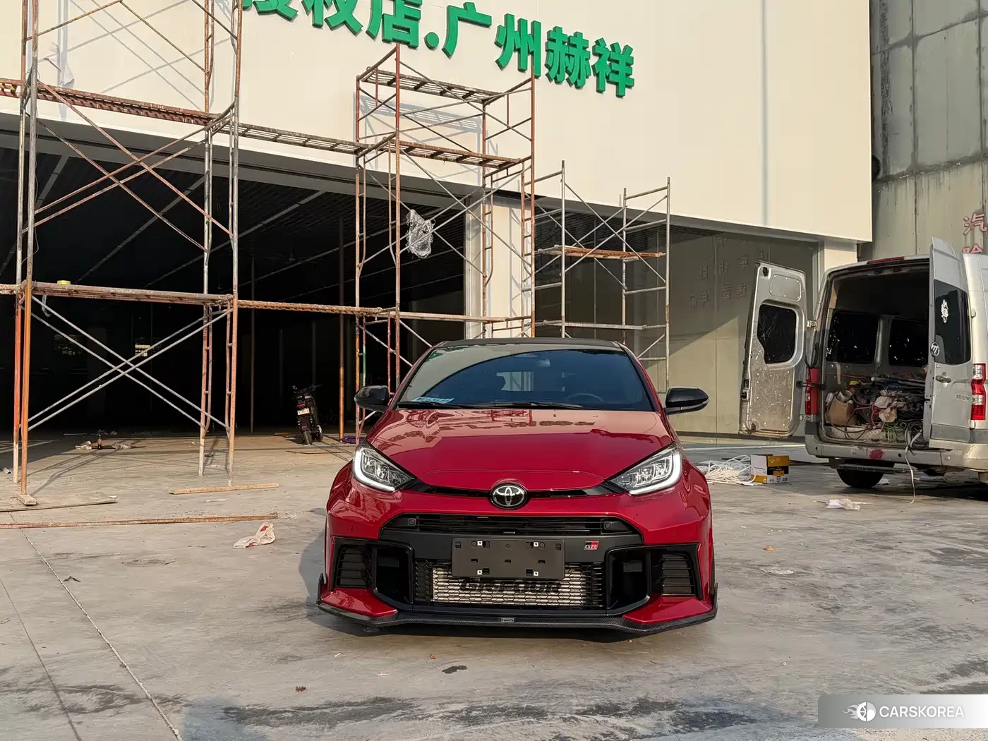 Toyota GR Yaris 2026 Red/purple из Китая