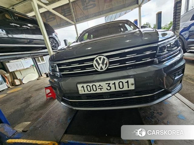 Volkswagen Tiguan second Generation 2019 Серый из Кореи