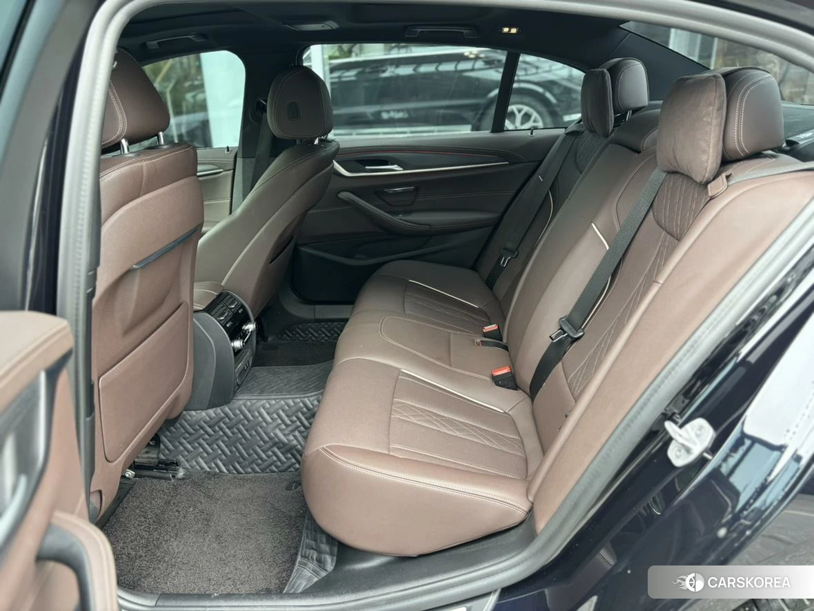 BMW 5 series 2021 Черный из Китая
