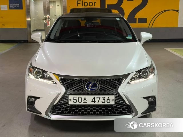 Lexus CT200h 2018 Белый из Кореи