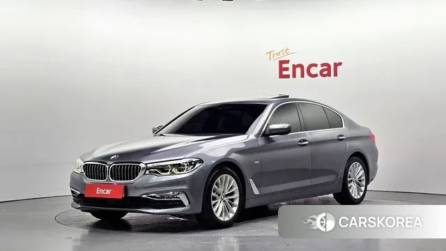 BMW 5 Series (G30) 2018 Серебристо-серый из Кореи