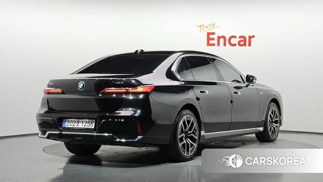 BMW 7 Series (G70) 2023 Черный из Кореи