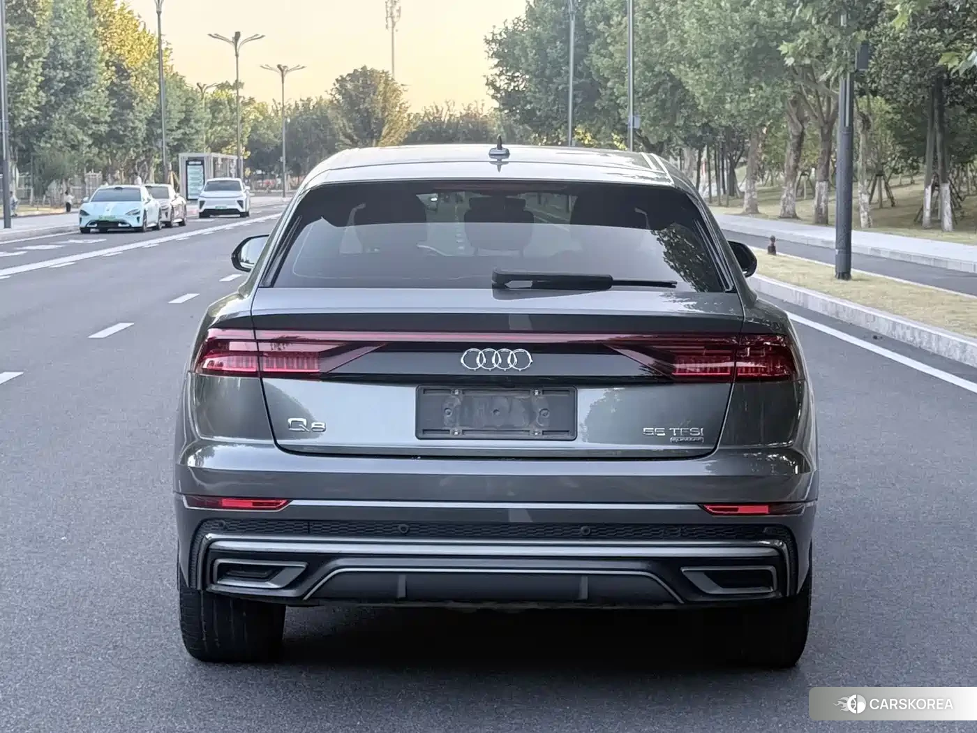 Audi Q8 2020 Silver/gray из Китая
