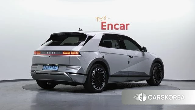 Hyundai Ionic 5 2022 Серебристо-серый из Кореи