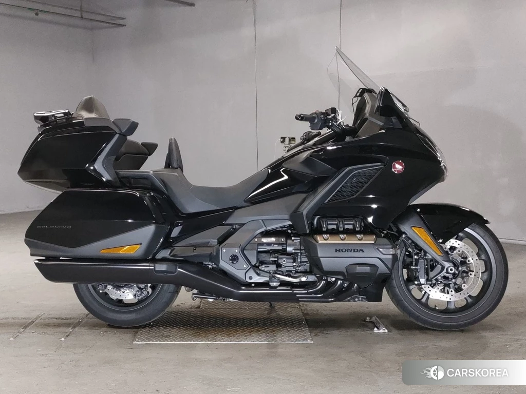 Проданный Honda GL1800 2023 из Японии, фото 2