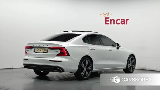 Volvo S60 3rd generation 2021 Белый из Кореи