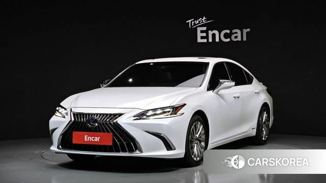 Lexus ES300h 7th generation 2022 Белый из Кореи