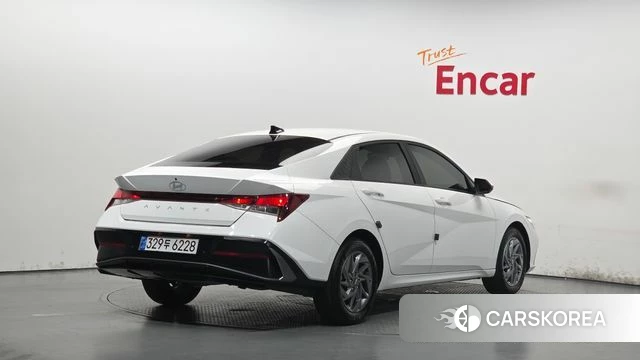 Hyundai The New Avante (CN7) 2023 Белый из Кореи