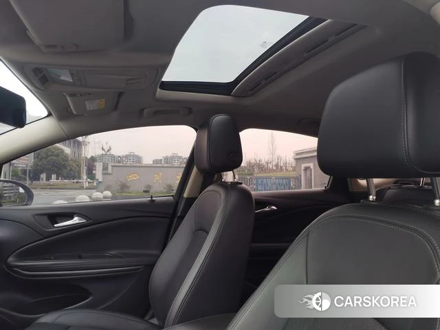 Buick Weilang 2018 Белый из Китая