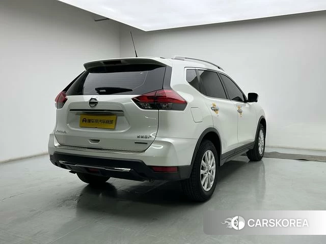 Nissan Qijun 2018 Белый из Китая
