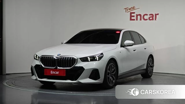BMW 5 Series (G60) 2024 Белый из Кореи