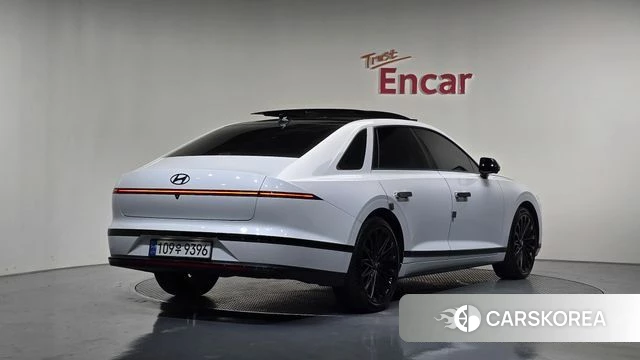 Hyundai Grandeur Hybrid (GN7) 2023 Белый из Кореи