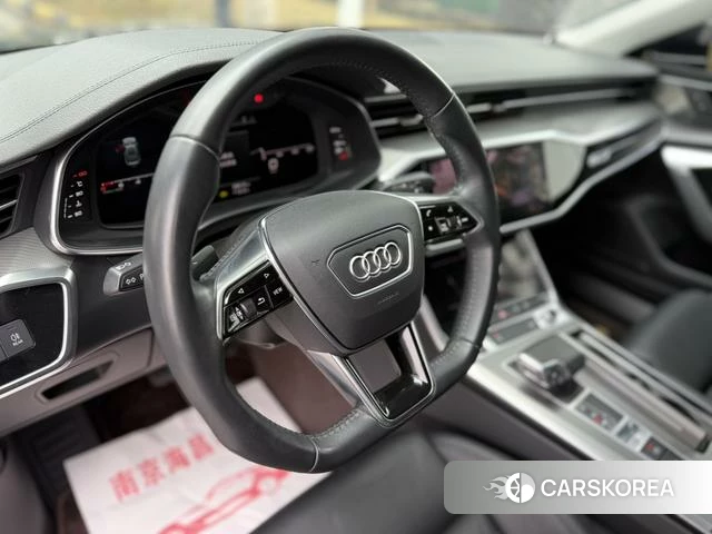 Audi A7 2021 Темно-серый из Китая
