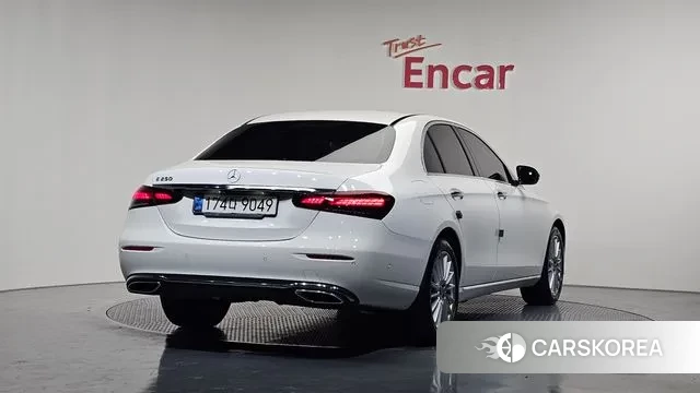 Mercedes-Benz E-Class W213 2020 Белый из Кореи